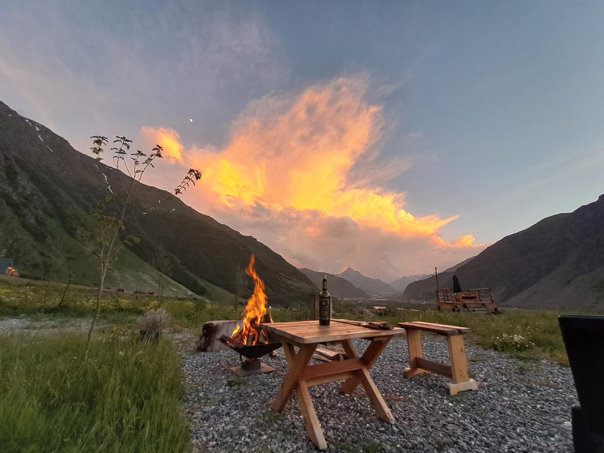 Kazbegi Spa Resort Cottages Kültér fotó
